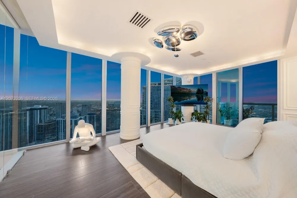 888 Biscayne Blvd #5701 Miami, FL 33132