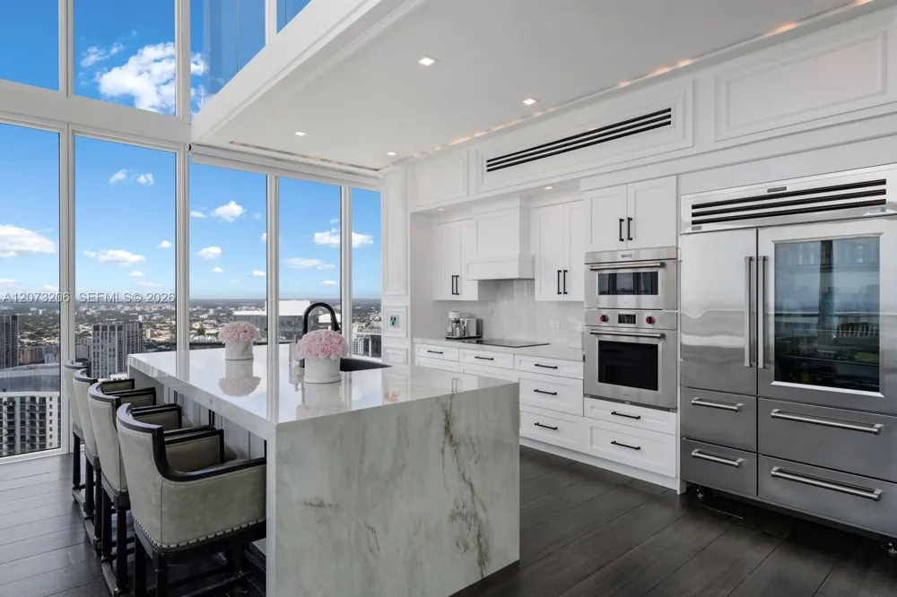 888 Biscayne Blvd #5701 Miami, FL 33132