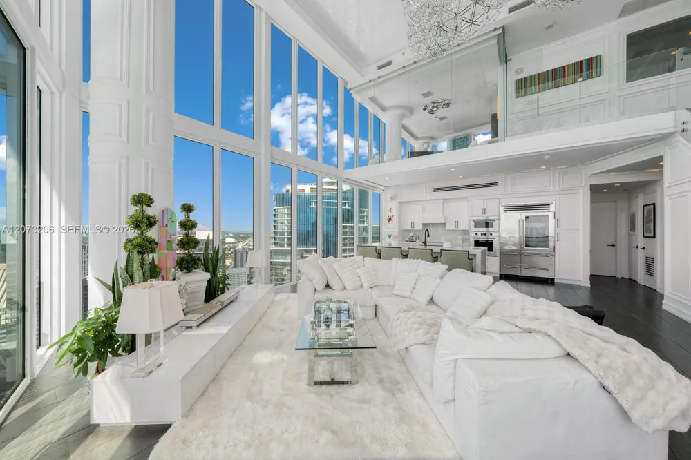 888 Biscayne Blvd #5701 Miami, FL 33132