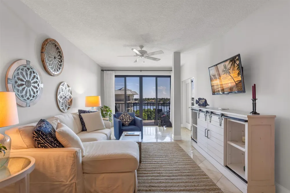 1035 S Federal Highway #Ph-11 Delray Beach, FL 33483