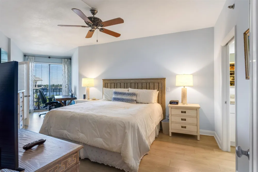 1035 S Federal Highway #Ph-11 Delray Beach, FL 33483