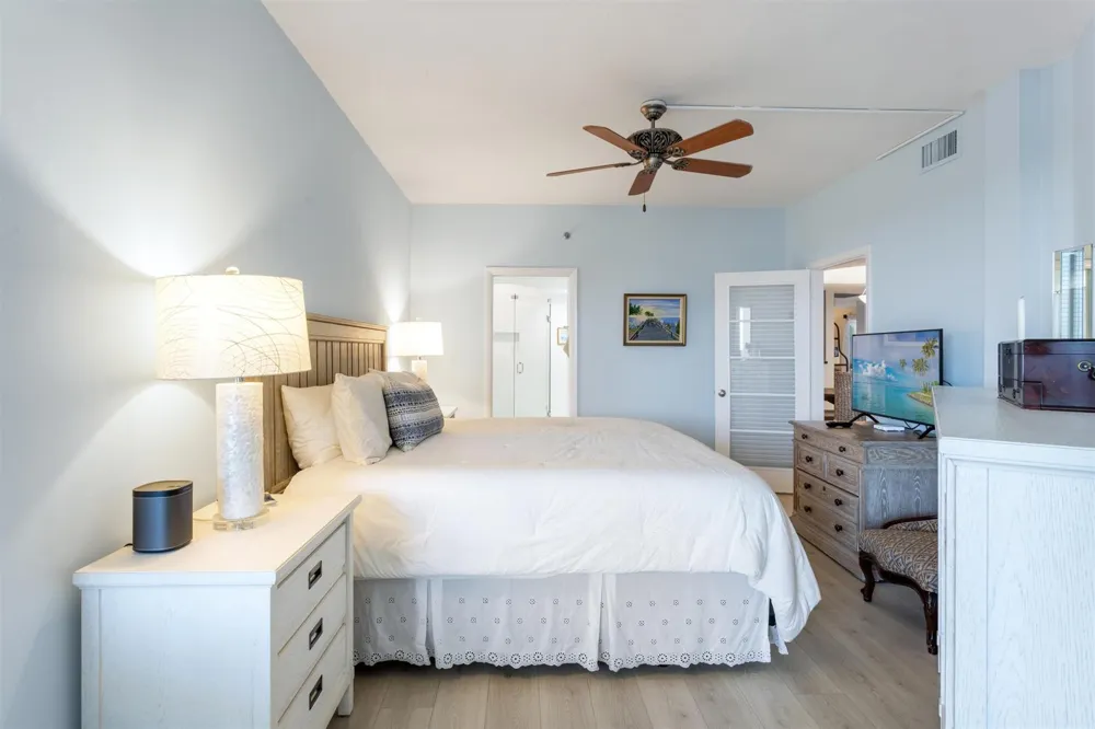 1035 S Federal Highway #Ph-11 Delray Beach, FL 33483