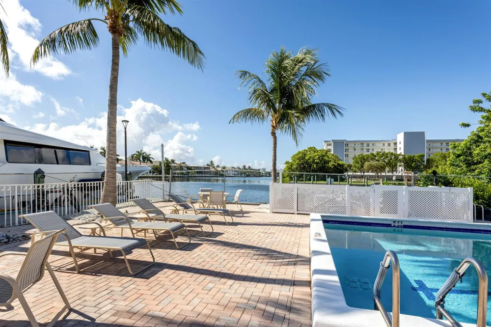 1035 S Federal Highway #Ph-11 Delray Beach, FL 33483