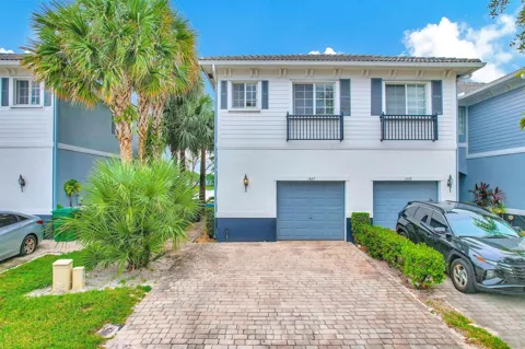 1427 NW 34th Way
