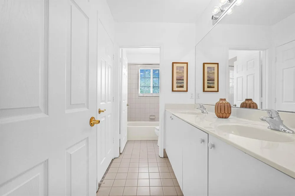 1427 NW 34th Way Lauderhill, FL 33311