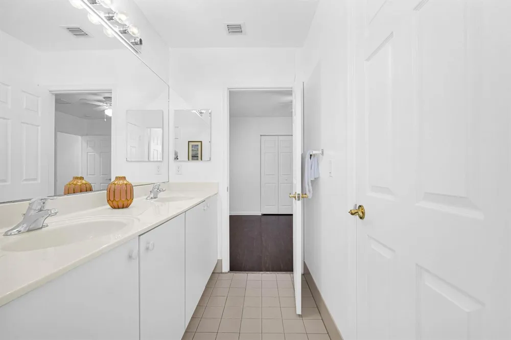 1427 NW 34th Way Lauderhill, FL 33311
