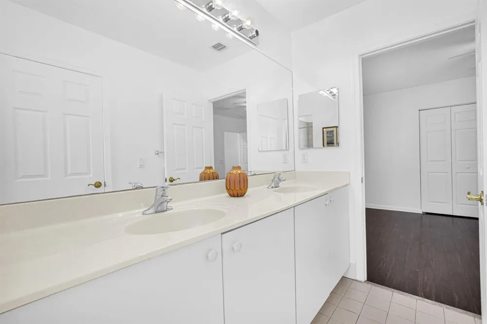 1427 NW 34th Way Lauderhill, FL 33311