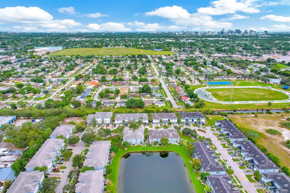 1427 NW 34th Way Lauderhill, FL 33311