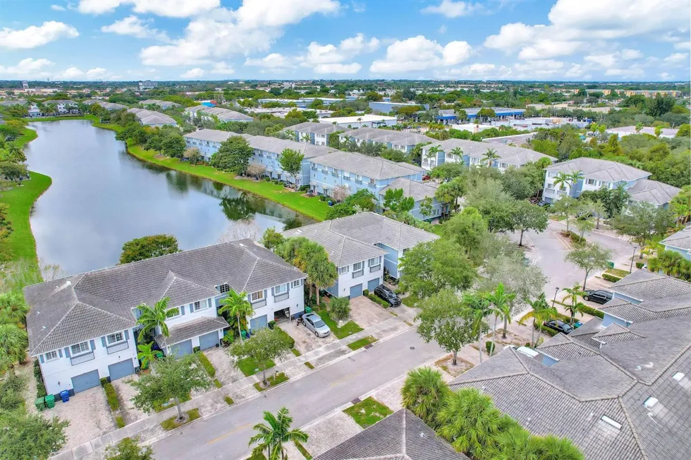 1427 NW 34th Way Lauderhill, FL 33311
