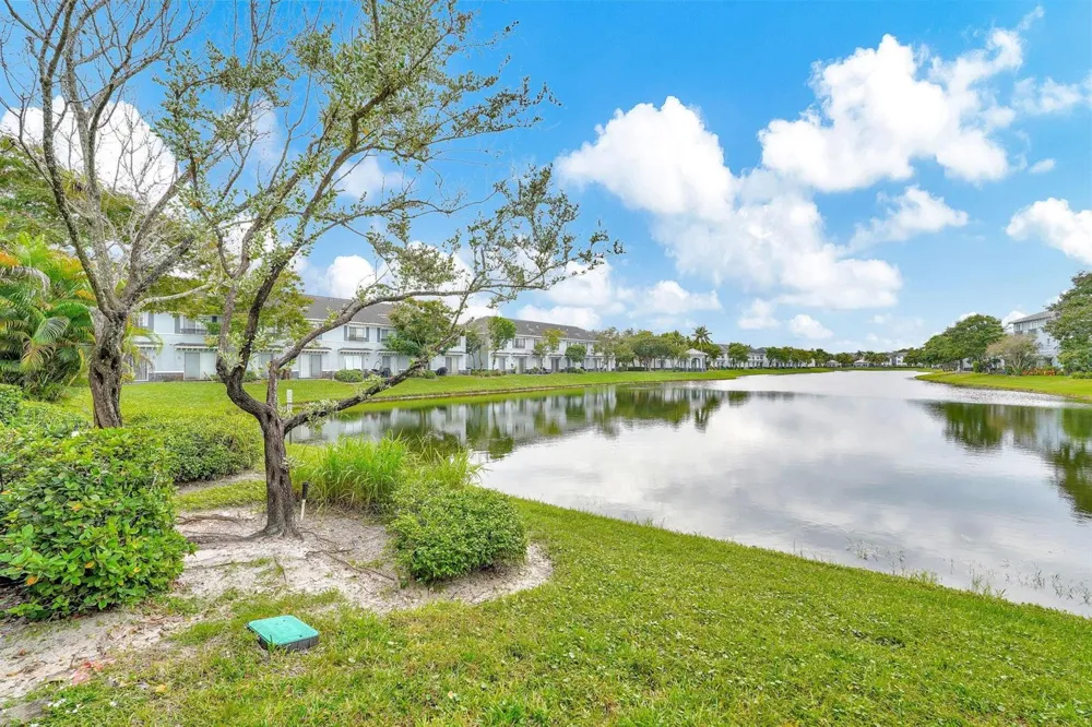 1427 NW 34th Way Lauderhill, FL 33311