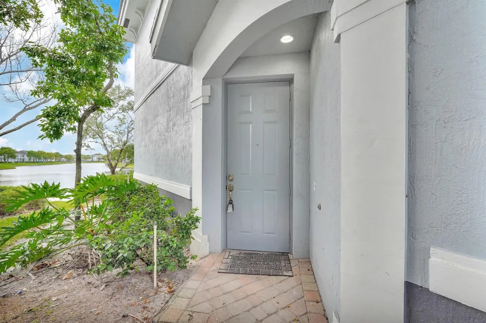 1427 NW 34th Way Lauderhill, FL 33311