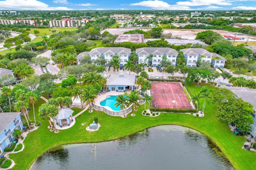 1427 NW 34th Way Lauderhill, FL 33311