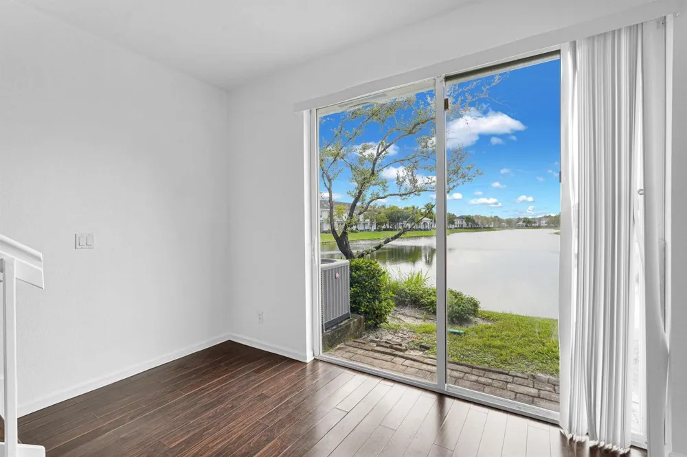 1427 NW 34th Way Lauderhill, FL 33311