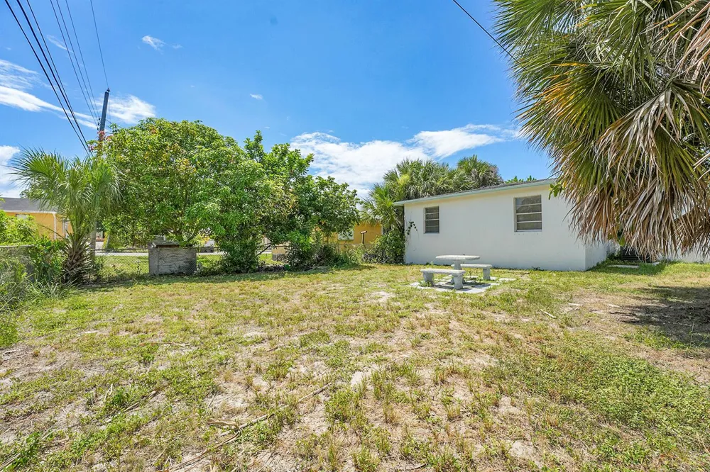 1208 W 32ND STREET Riviera Beach, FL 33404