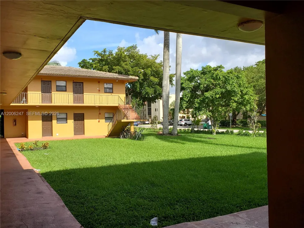 9203 NW 38th Dr #2 Coral Springs, FL 33065
