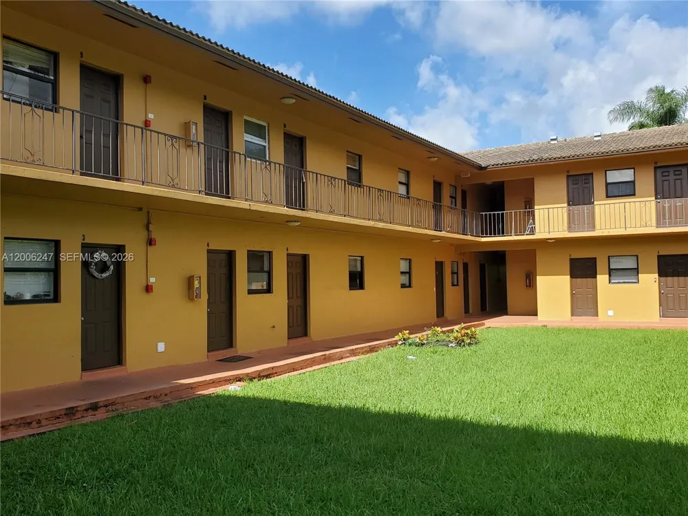9203 NW 38th Dr #2 Coral Springs, FL 33065