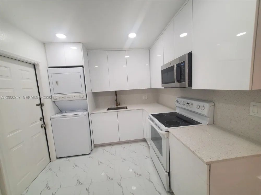 9203 NW 38th Dr #2 Coral Springs, FL 33065