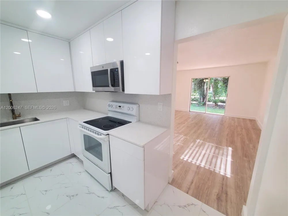 9203 NW 38th Dr #2 Coral Springs, FL 33065