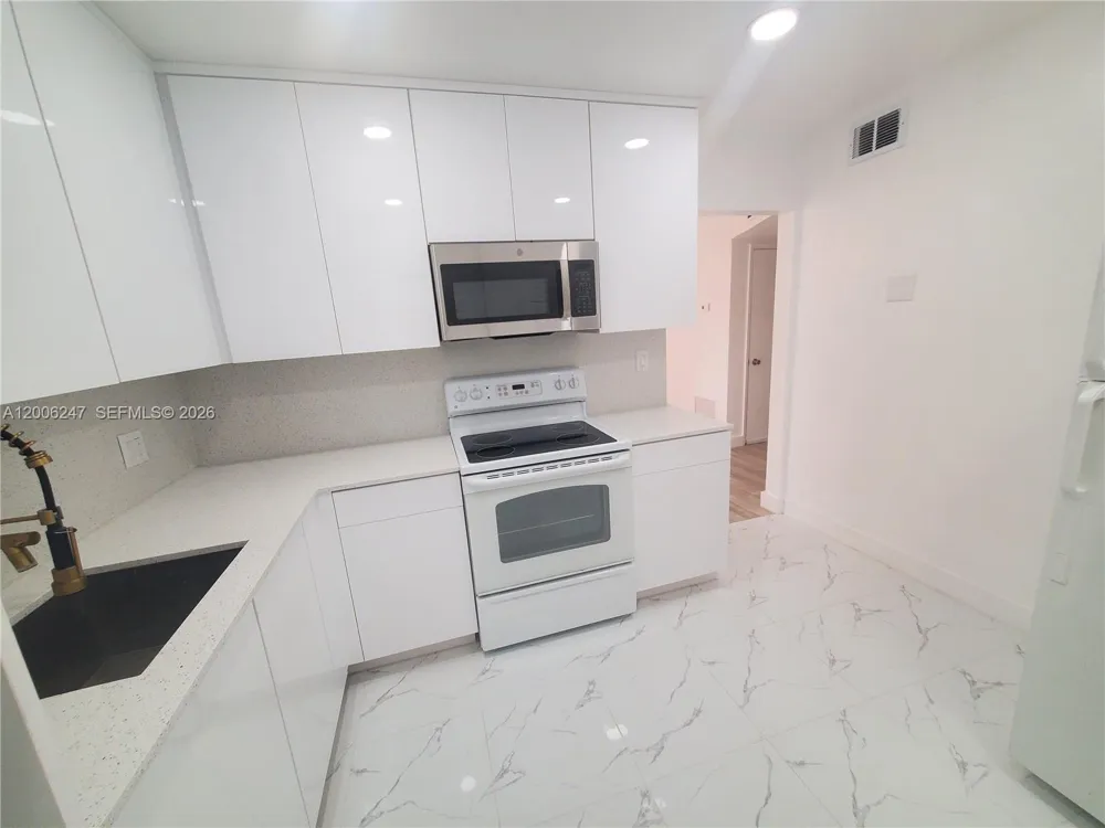 9203 NW 38th Dr #2 Coral Springs, FL 33065