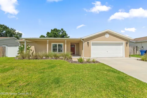 1003 Red Oak Circle