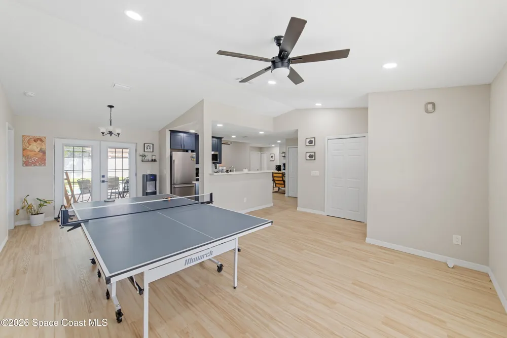 1003 Red Oak Circle Brandon, FL 33511