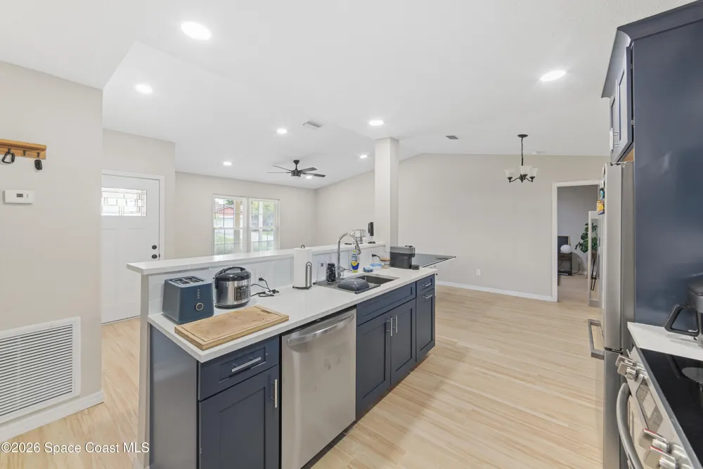 1003 Red Oak Circle Brandon, FL 33511