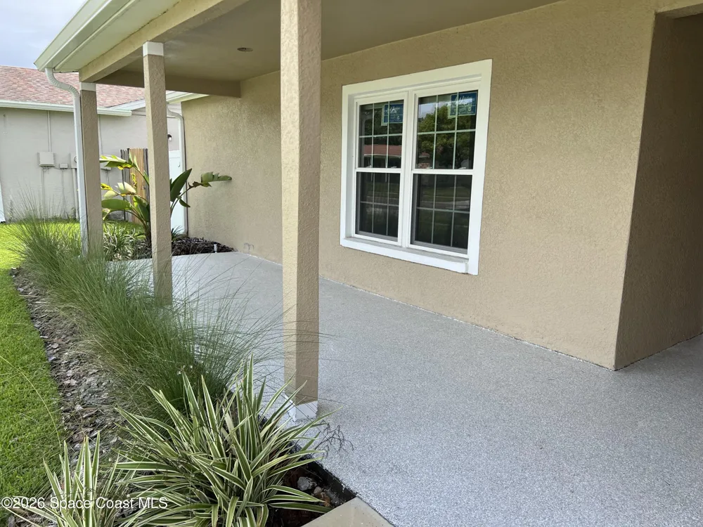 1003 Red Oak Circle Brandon, FL 33511