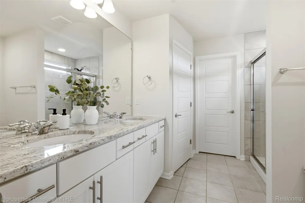 57909 Cider Mill Drive Lyon Charter Township, MI 48165