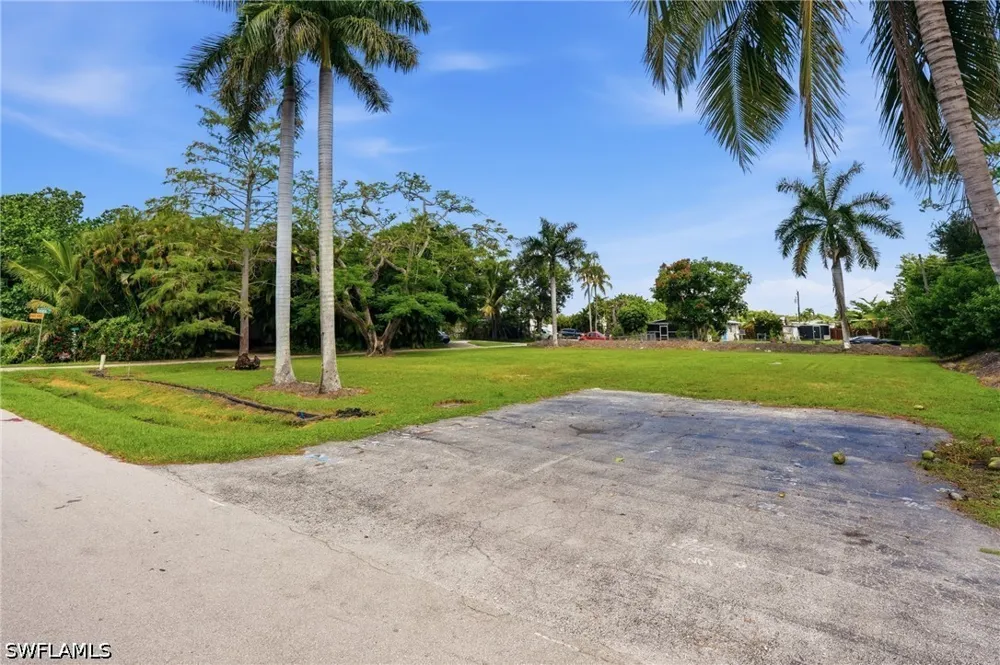 Guilford Road Naples, FL 34112