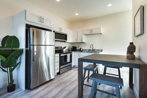 115 SE 2nd St #2