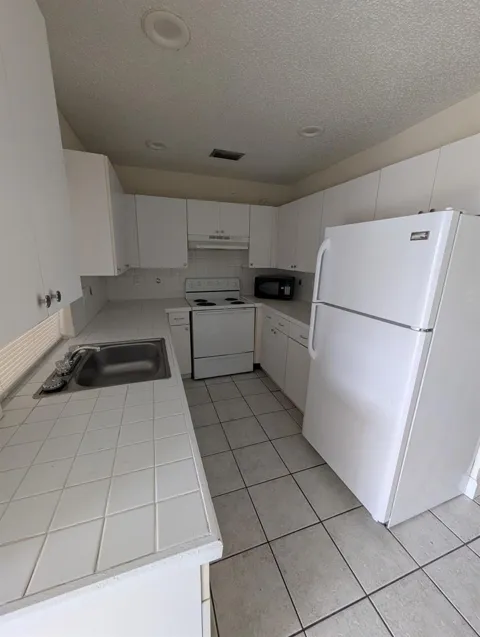 1382 BIRKDALE DRIVE #1388