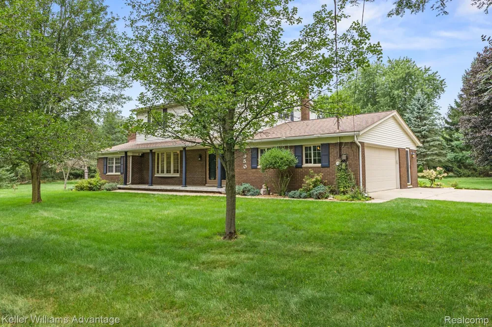 4350 Stone Barn Highland Charter Township, MI 48380