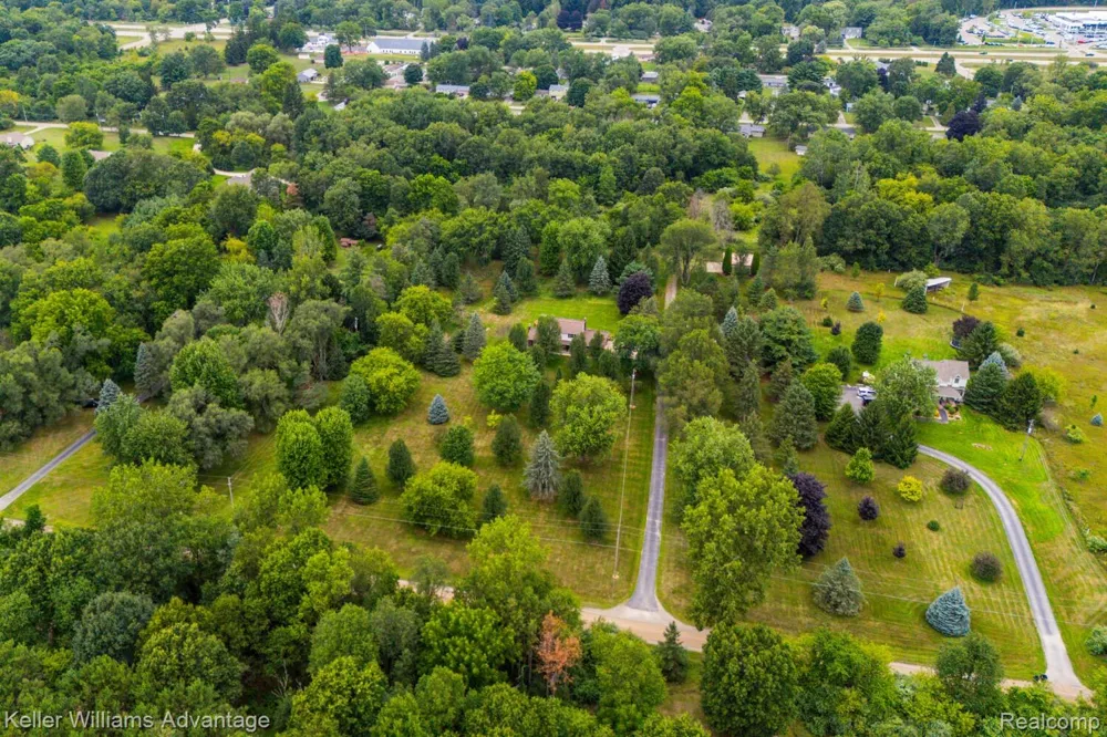 4350 Stone Barn Highland Charter Township, MI 48380