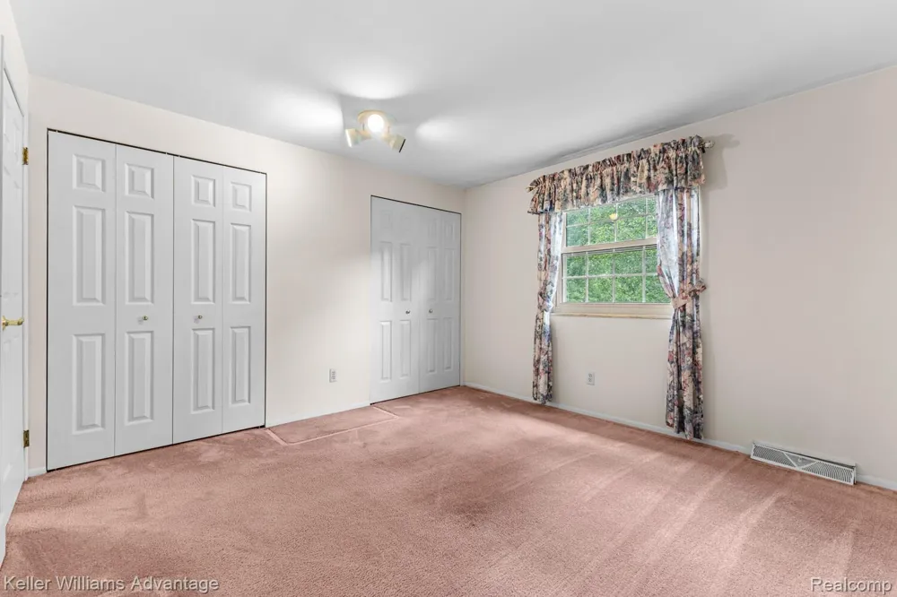 4350 Stone Barn Highland Charter Township, MI 48380