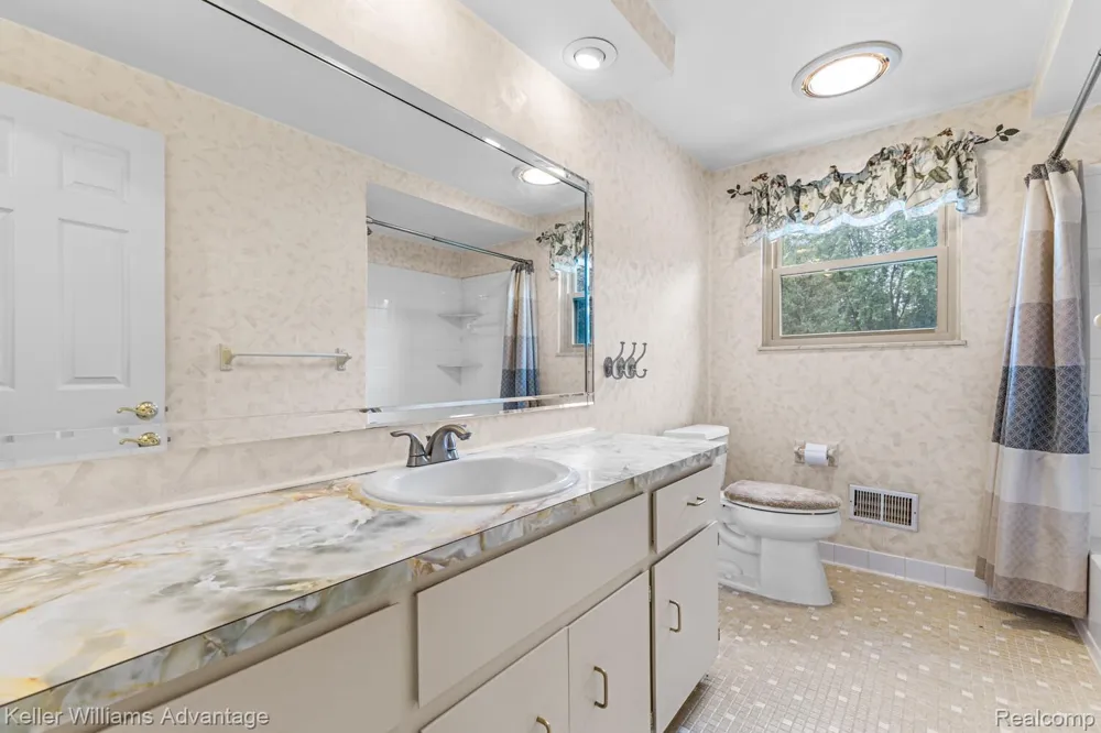 4350 Stone Barn Highland Charter Township, MI 48380