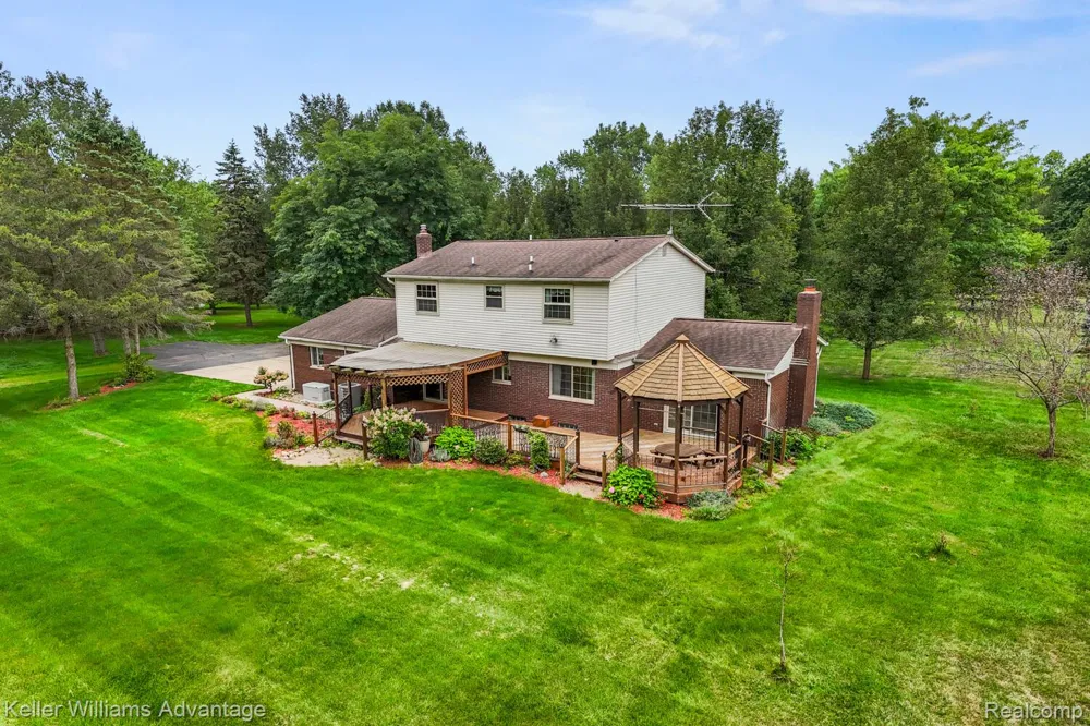 4350 Stone Barn Highland Charter Township, MI 48380