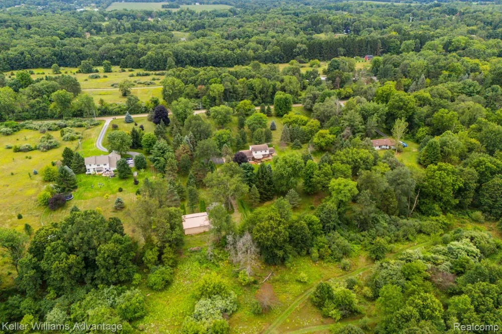 4350 Stone Barn Highland Charter Township, MI 48380