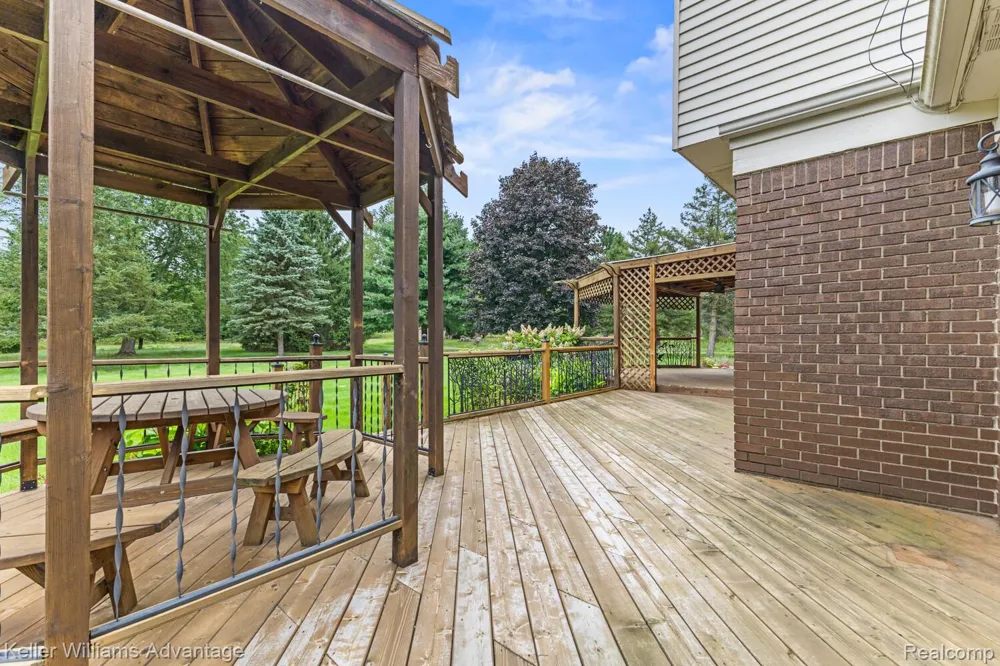 4350 Stone Barn Highland Charter Township, MI 48380