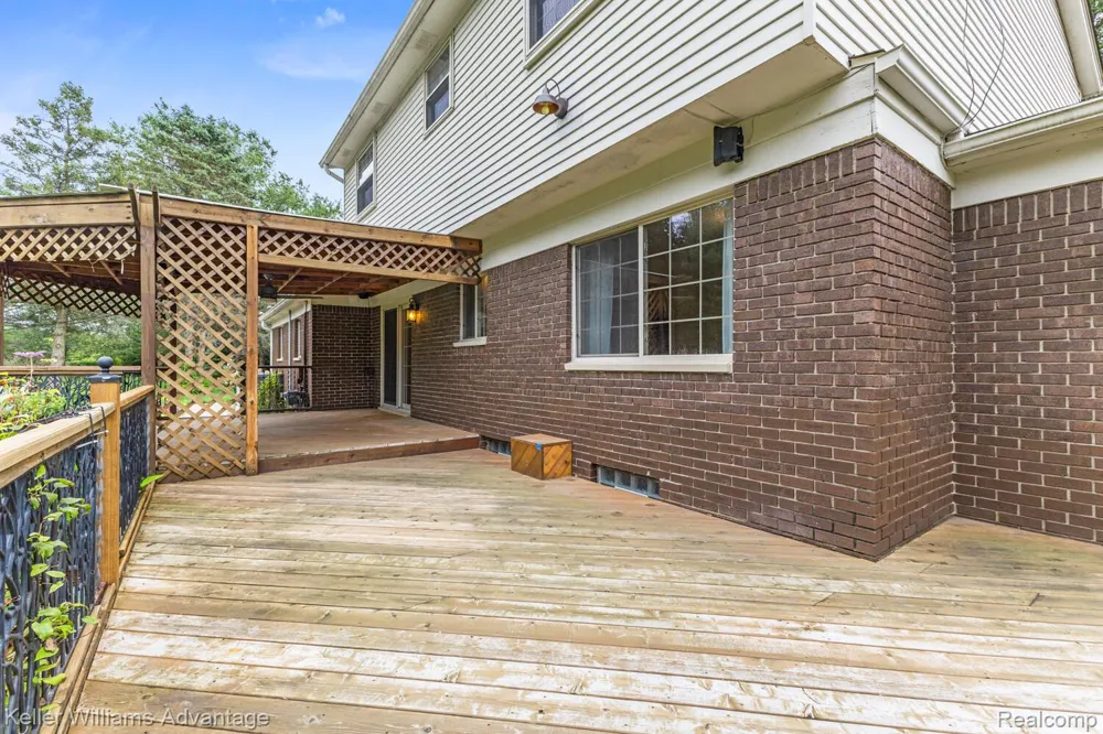 4350 Stone Barn Highland Charter Township, MI 48380