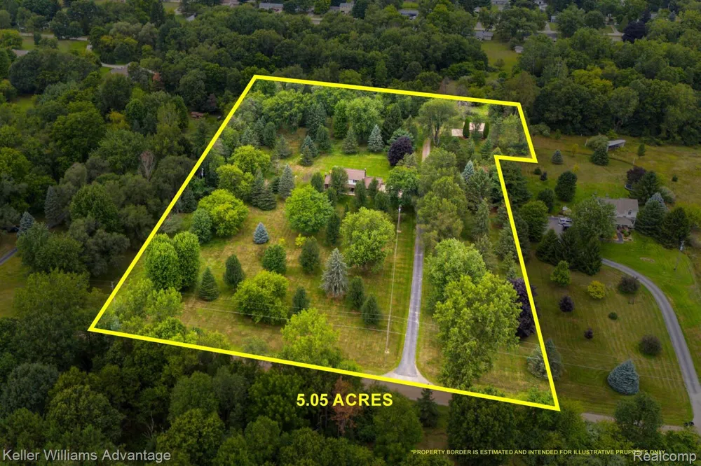 4350 Stone Barn Highland Charter Township, MI 48380