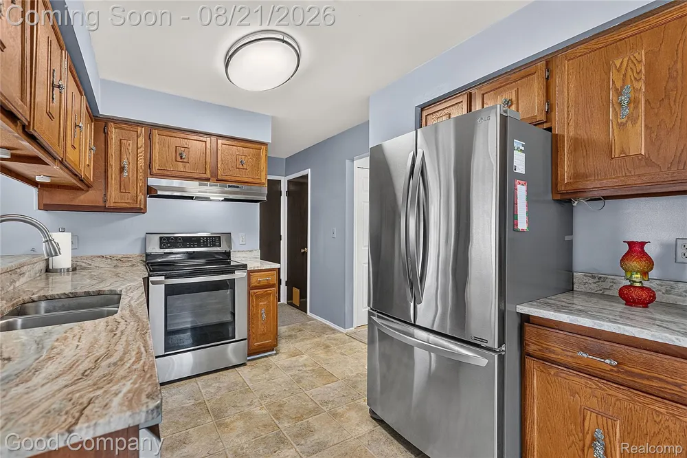 3740 Horseshoe Drive Troy City, MI 48083