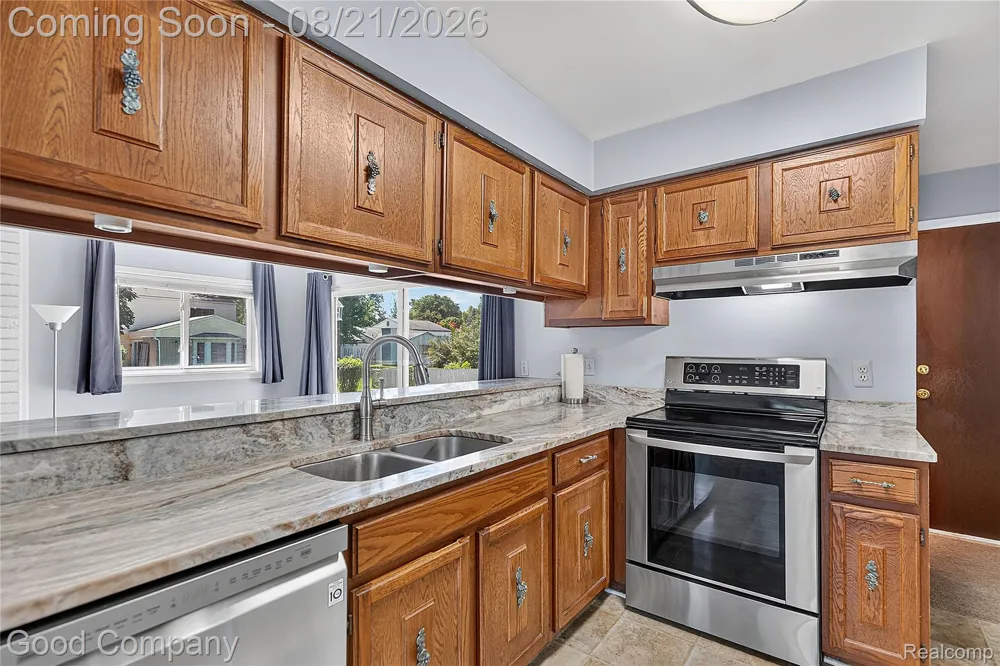 3740 Horseshoe Drive Troy City, MI 48083