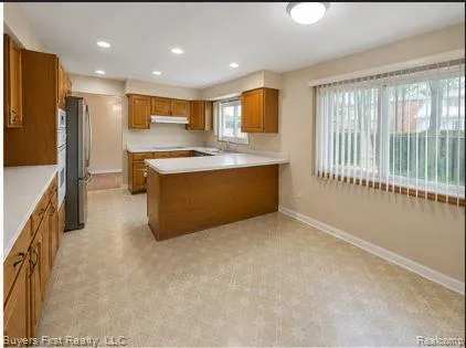 17150 Hilton Street Southfield City, MI 48075