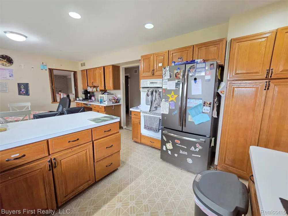 17150 Hilton Street Southfield City, MI 48075