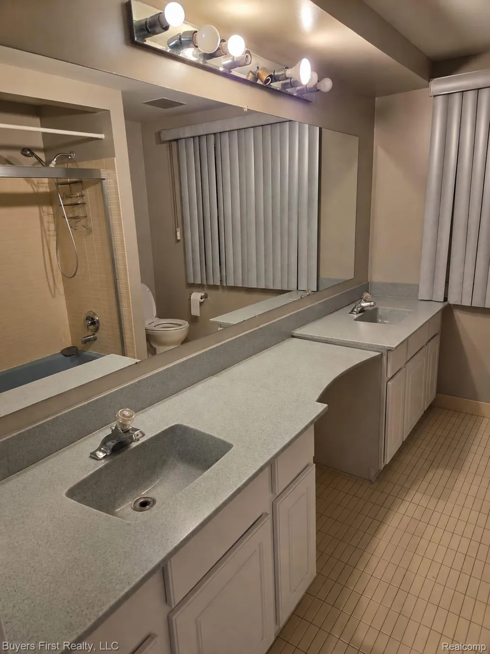 17150 Hilton Street Southfield City, MI 48075