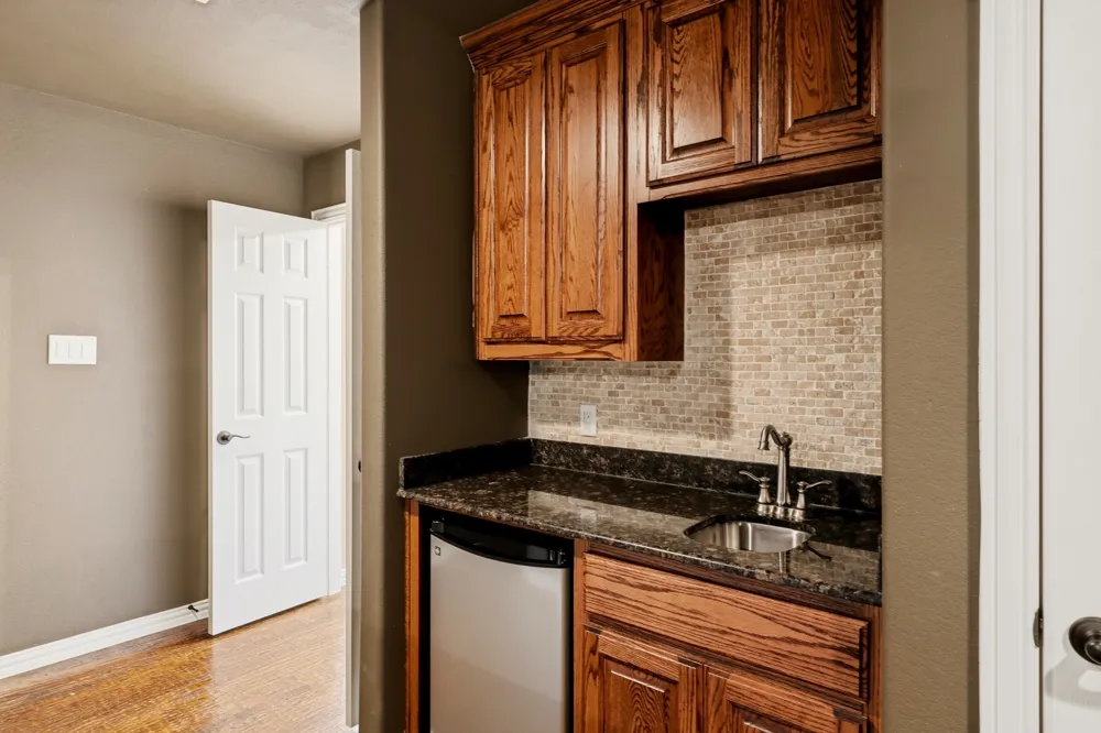 1616 Camino Lago Irving, TX 75039