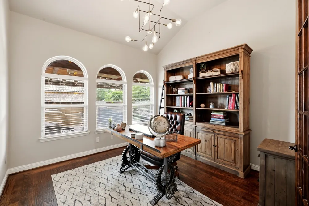 1616 Camino Lago Irving, TX 75039