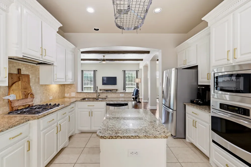 1616 Camino Lago Irving, TX 75039