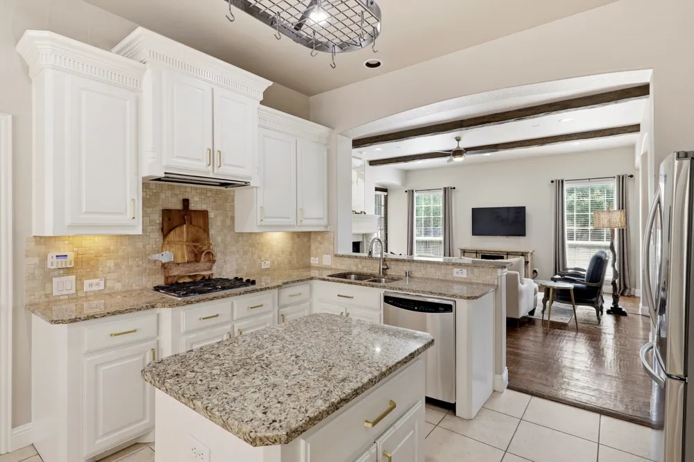 1616 Camino Lago Irving, TX 75039