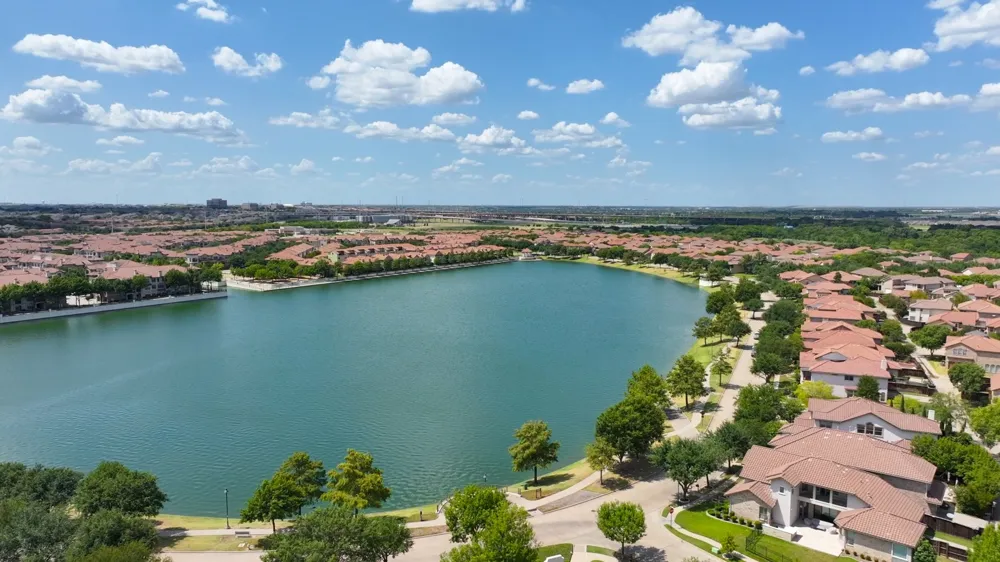 1616 Camino Lago Irving, TX 75039